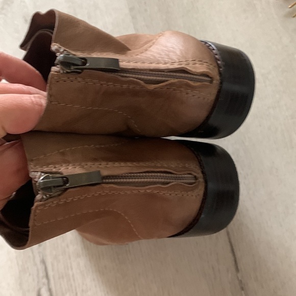 M Maccari shoes leather boots size 39 tan brown ruched distressed zipper NWOT - Picture 6 of 16